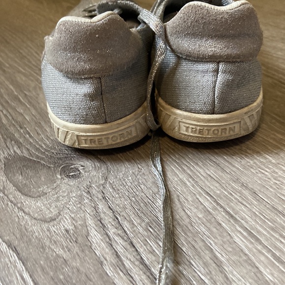 Tretorn silver sneakers - Picture 3 of 5